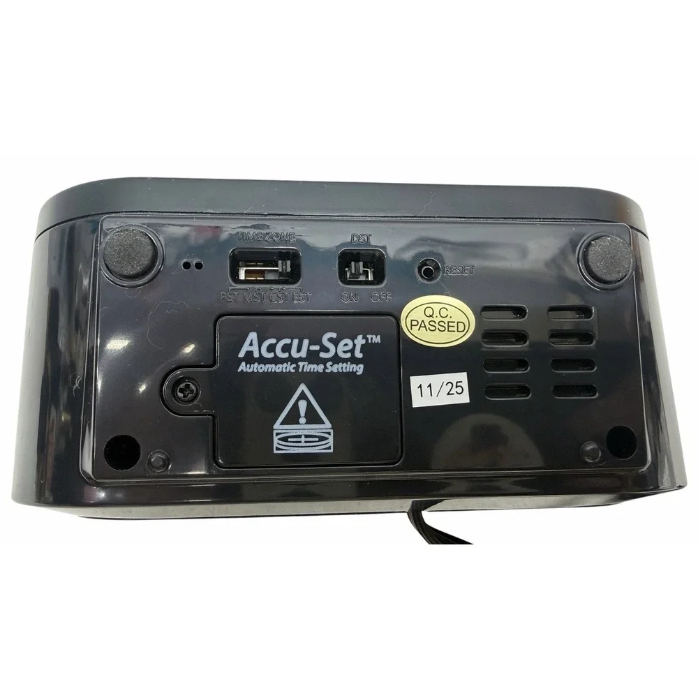 Sharp SPC476 LED Digital Alarm Clock Accu-Set Auto Time Setting Open Box Black
